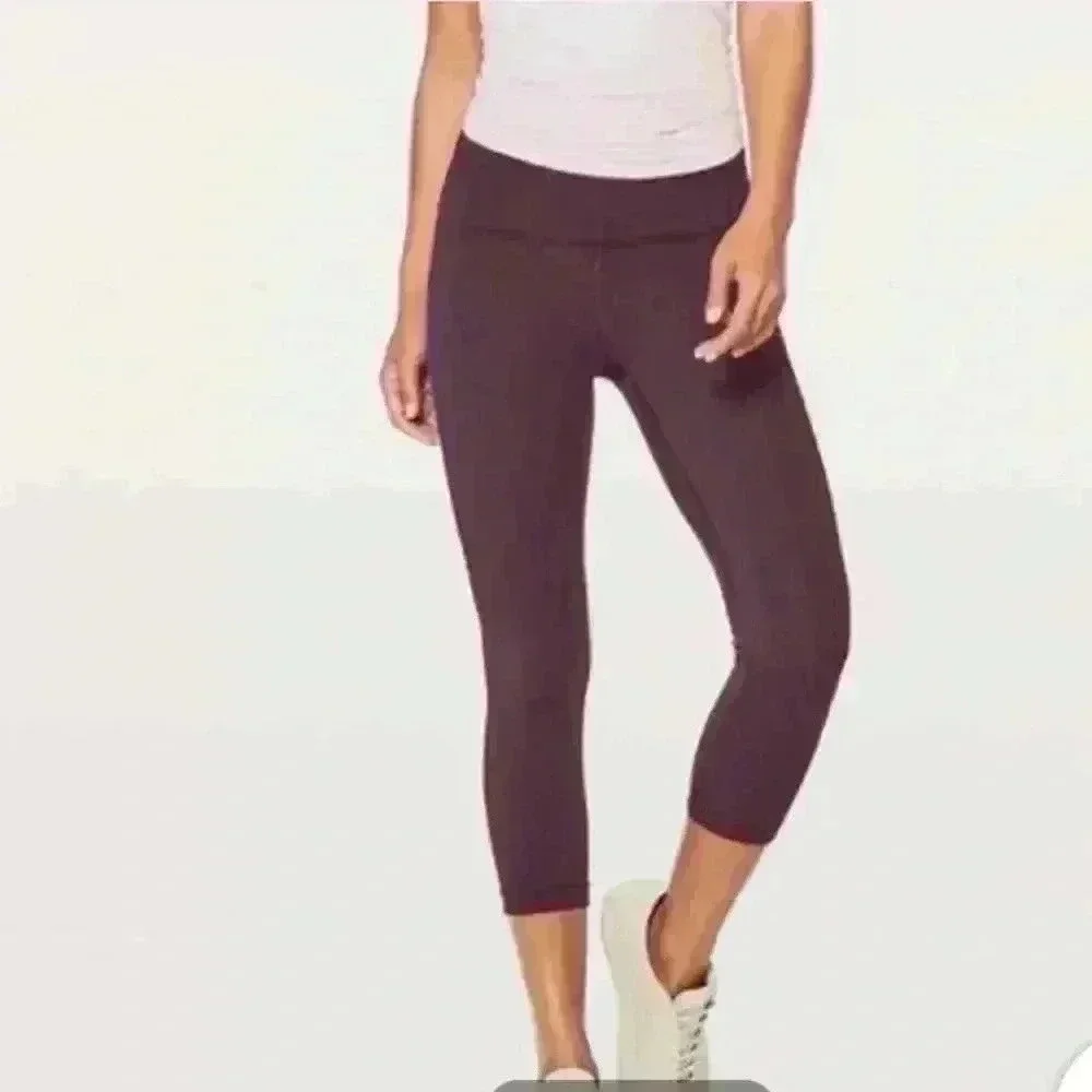 LULULEMON ATHLETICA Wunder Under Crop in Black Cherry
